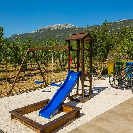 Mijo Villa Kastela