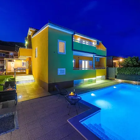 Mijo فيلة Kaštela